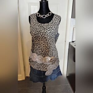 New MICHAEL KORS Leopard Logo Tape Shirt, Size Medium.